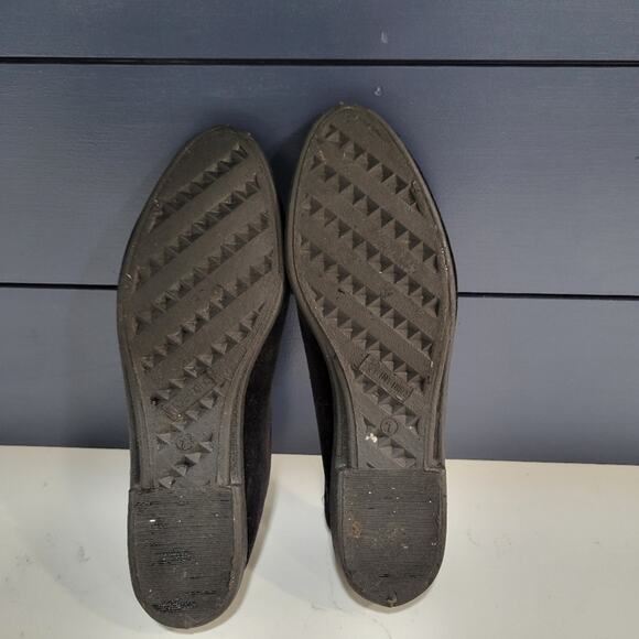 Christmas Flats Black Velvet with Red bells Gold and Green accent colors. - Picture 7 of 7